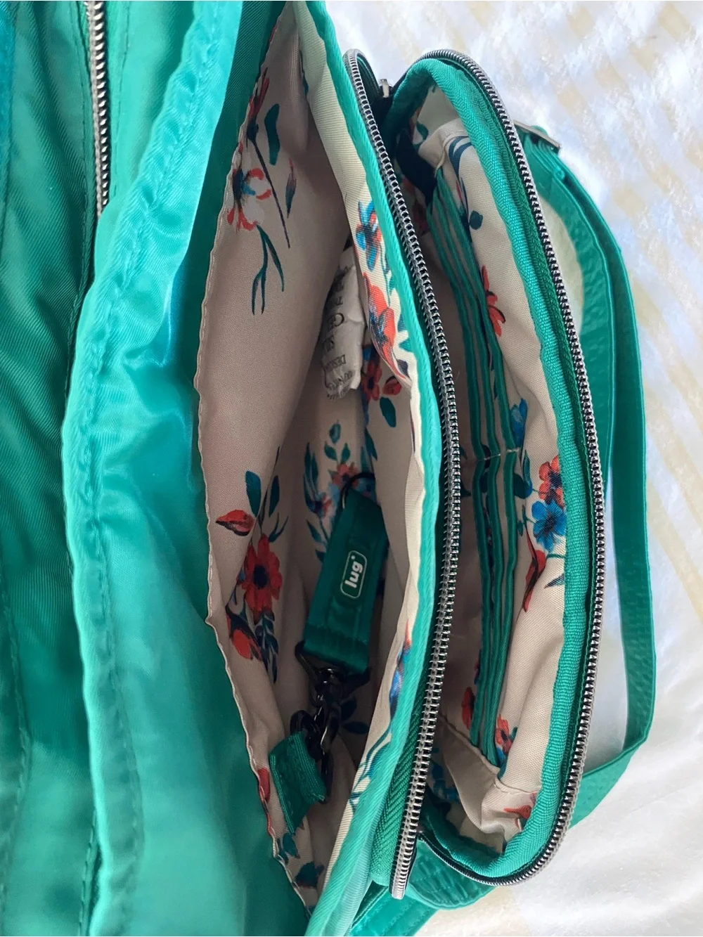 LUG | Kelly Green ☘️ Quilted Crossbody ~ 11”x 8.5”x 3” Medium - Picture 11 of 15